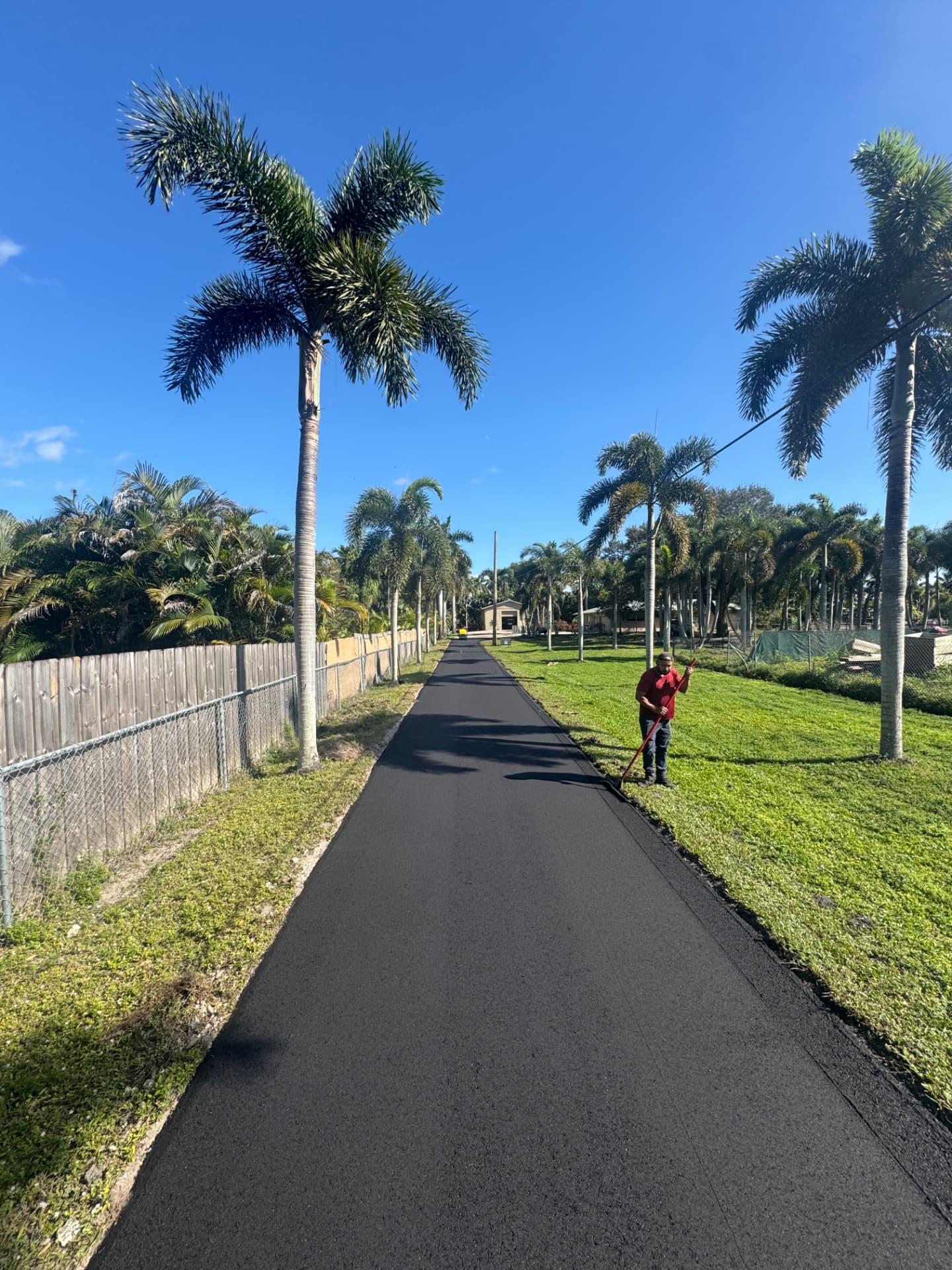 Freshly paved asphalt driveway installed by South Florida Paving Inc. in Plantation, FL